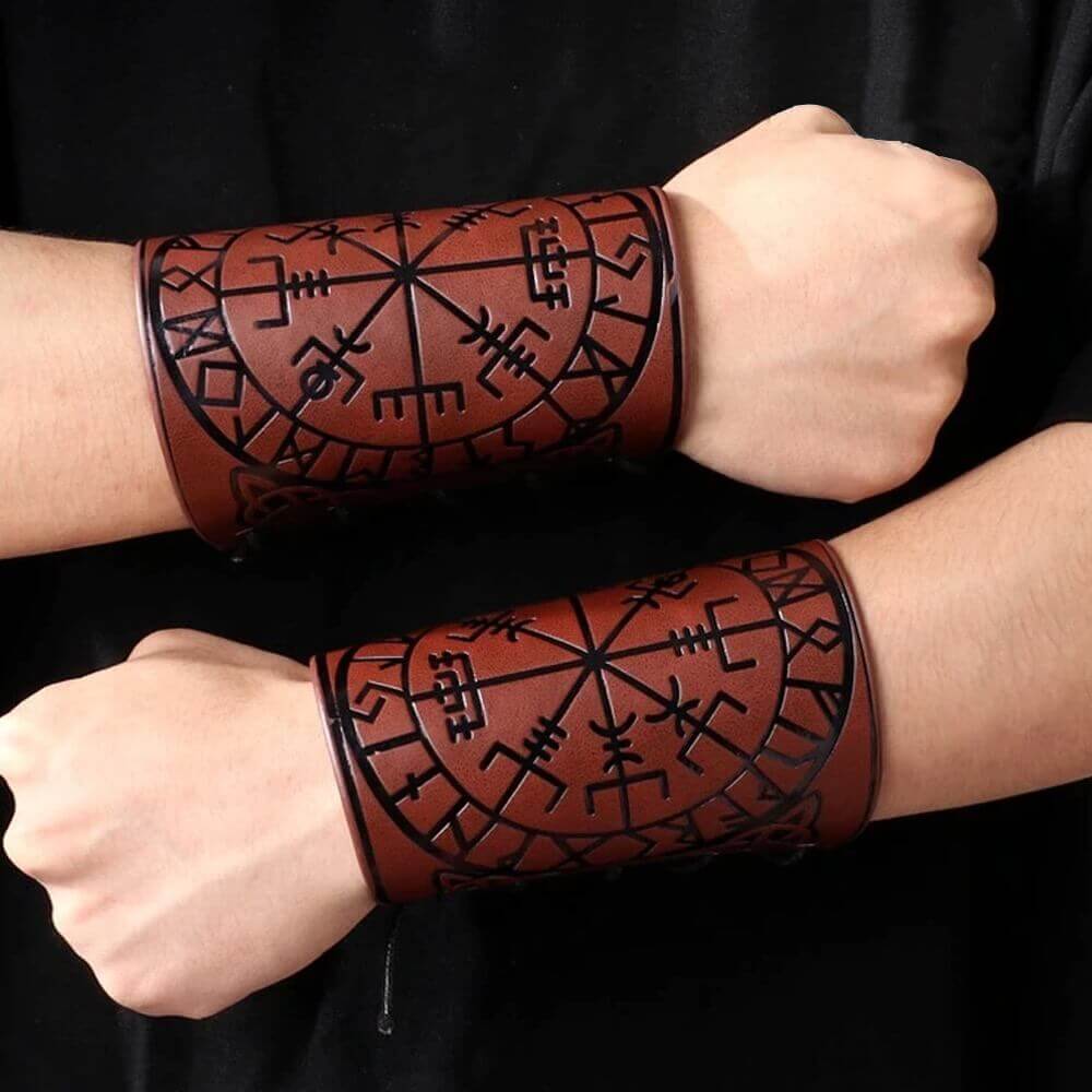 Vegvísir Bracers