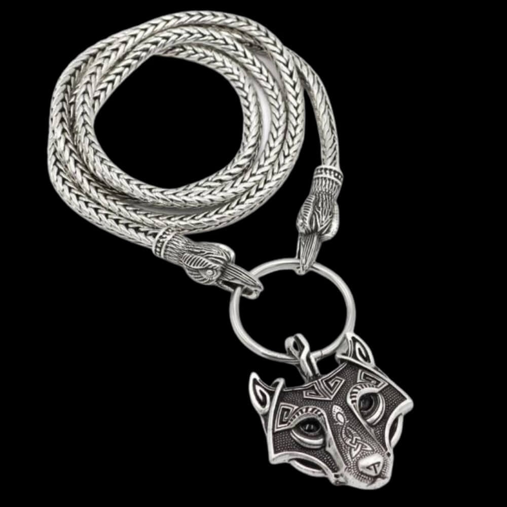 Raben halten Mjölnir-Halskette