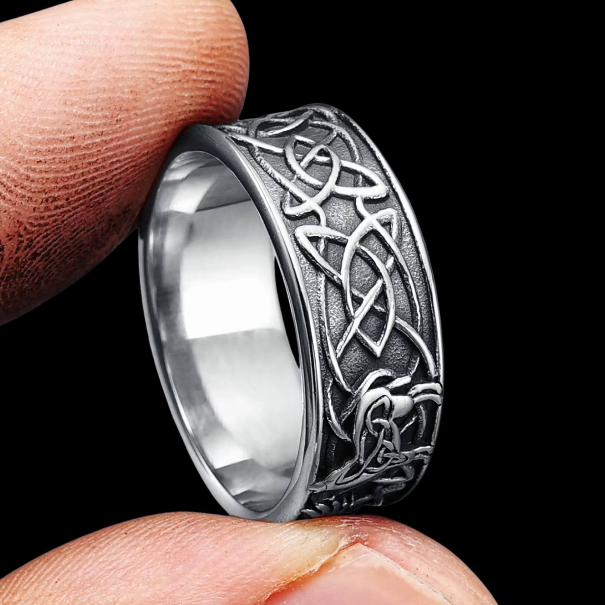 Wolves and Raven Knotwork Ring